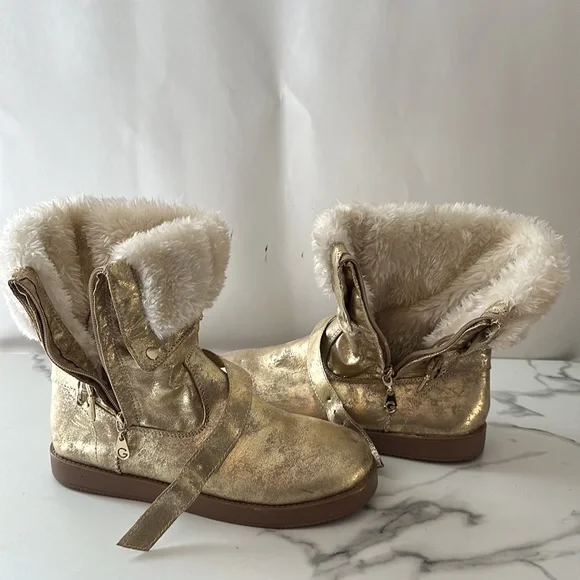 New- GUESS gold foil “look” boots - Picture 8 of 16